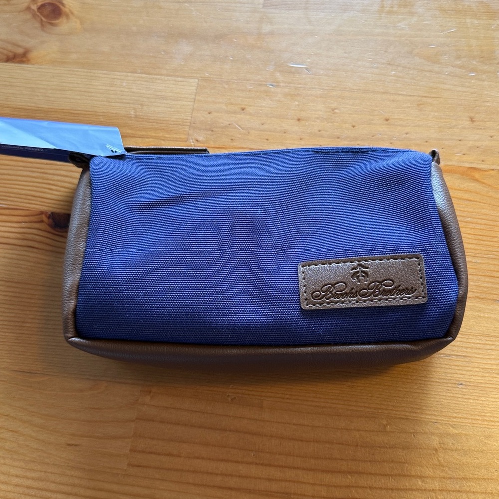 United Airlines inflight amenity Brooks Brothers